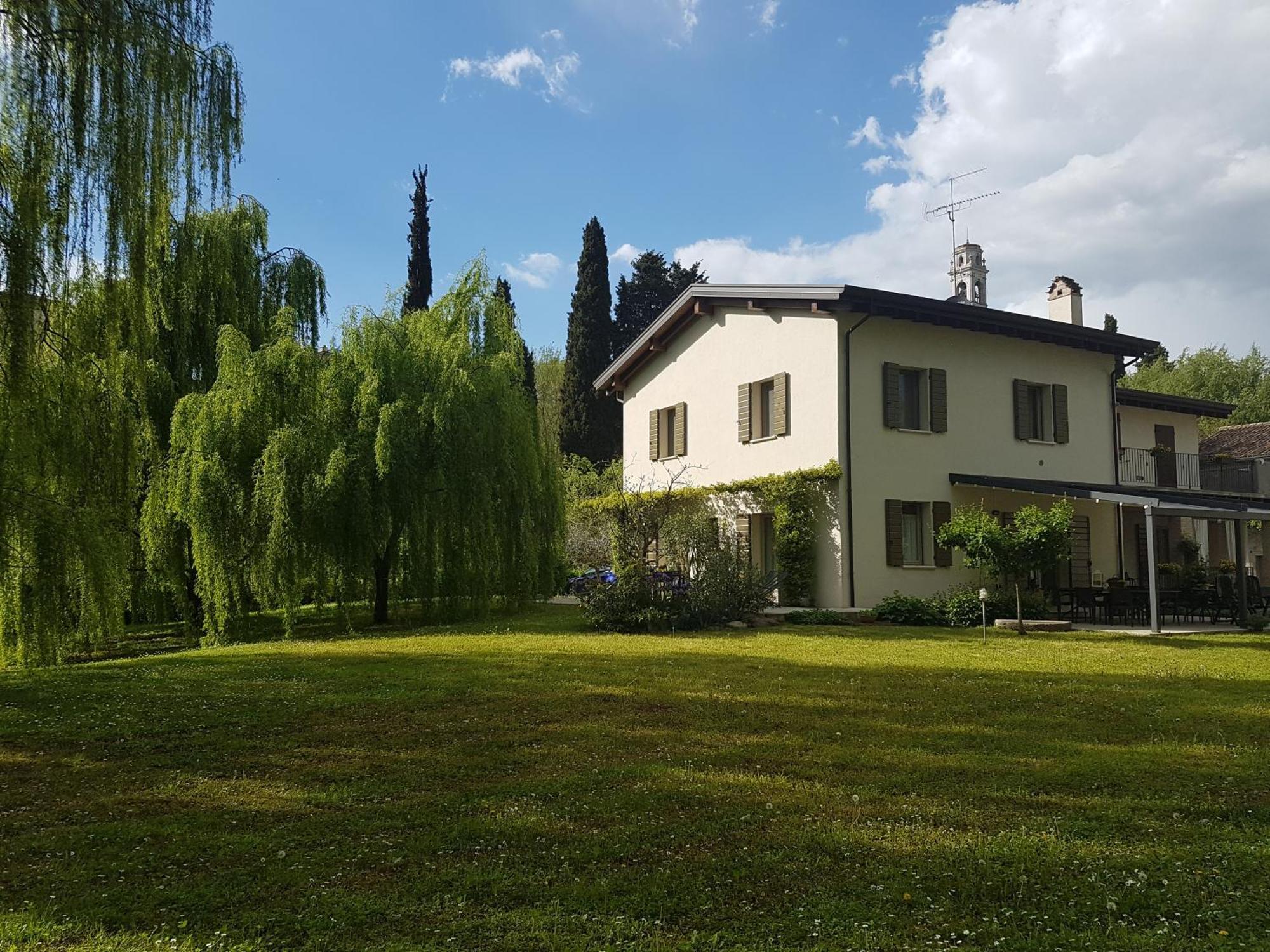 L'Isolo B&B E Case Vacanza Monzambano Exterior foto